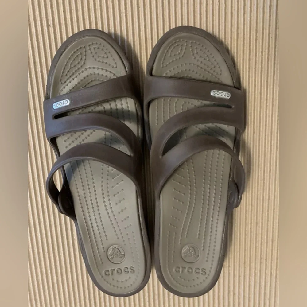 Crocs Women's Slip On Wedge Slides Sandals Brown Size 10. - Picture 2 of 8